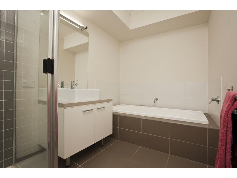 10 Karri Drive, Cranbourne North VIC 3977