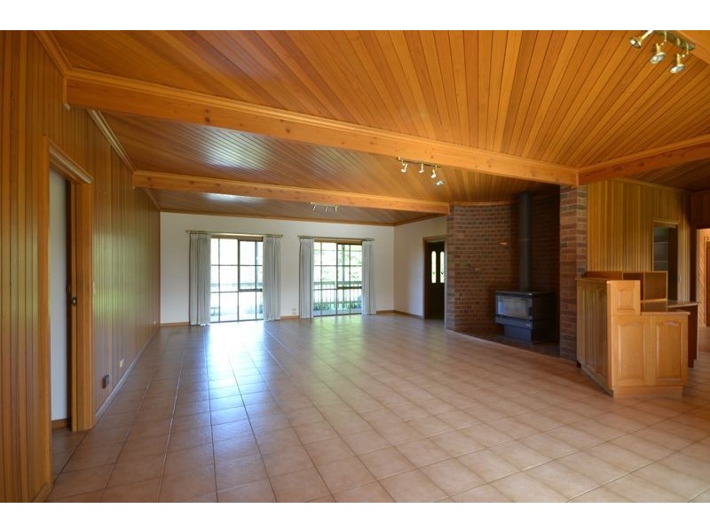 87 Browns Road, Cranbourne South VIC 3977