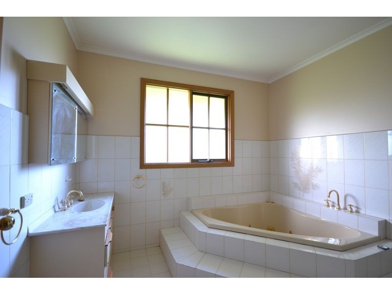 87 Browns Road, Cranbourne South VIC 3977