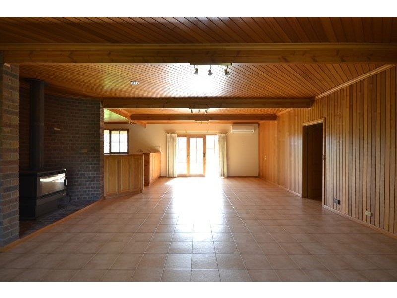 87 Browns Road, Cranbourne South VIC 3977