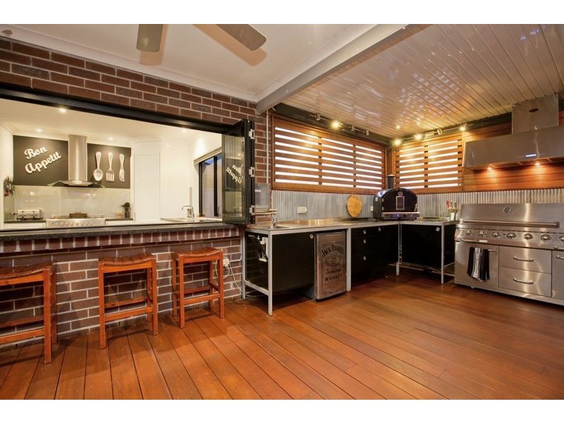 14 Cardiff Grove, Cranbourne East VIC 3977