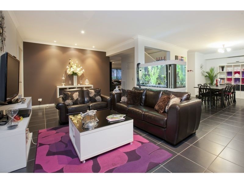 14 Cardiff Grove, Cranbourne East VIC 3977