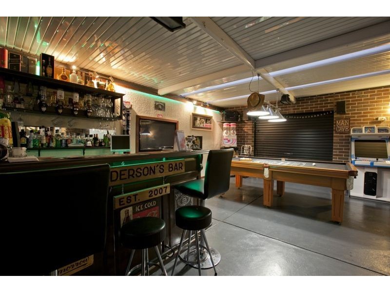 14 Cardiff Grove, Cranbourne East VIC 3977