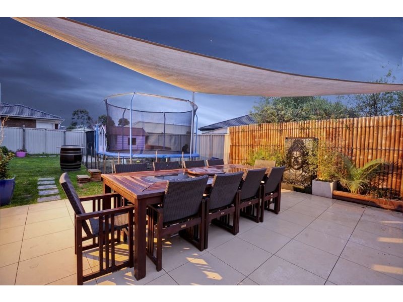 14 Cardiff Grove, Cranbourne East VIC 3977