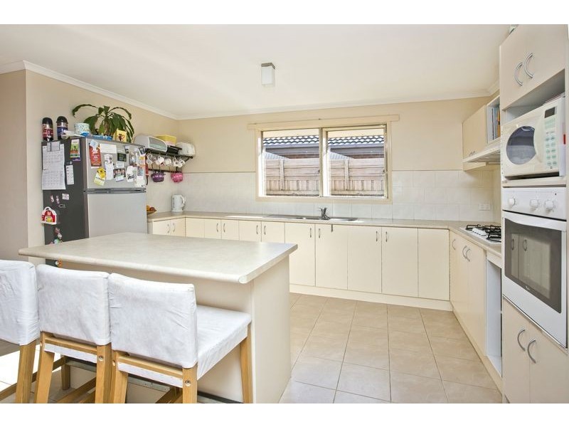 1 Staunton Walk, Cranbourne East VIC 3977