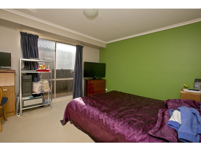 1 Staunton Walk, Cranbourne East VIC 3977