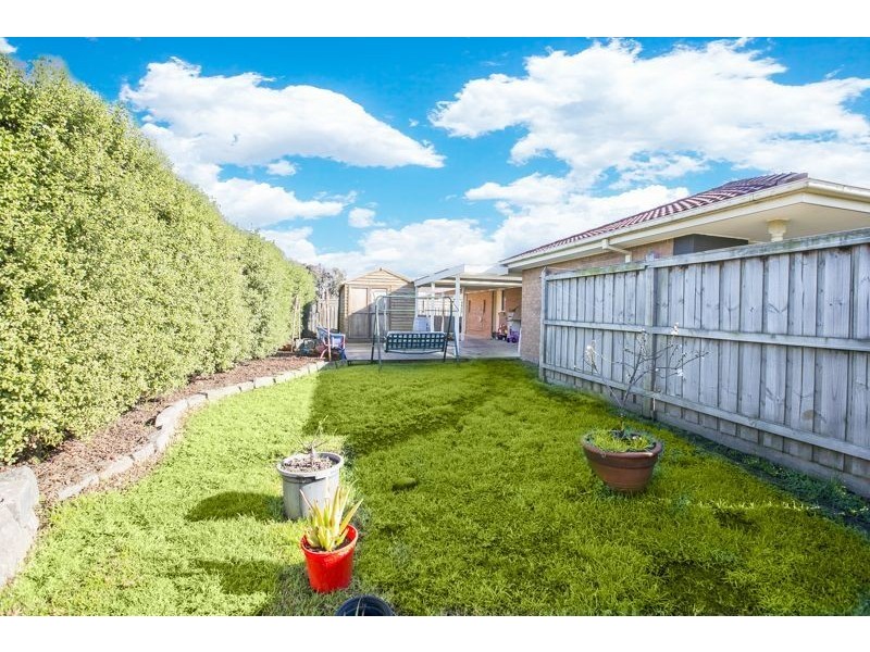 1 Staunton Walk, Cranbourne East VIC 3977