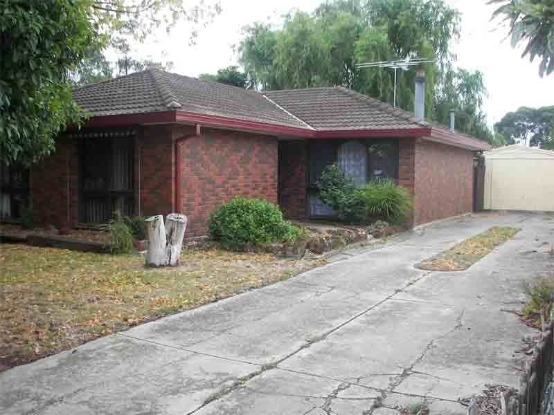 9 Latrobe Street, Cranbourne VIC 3977