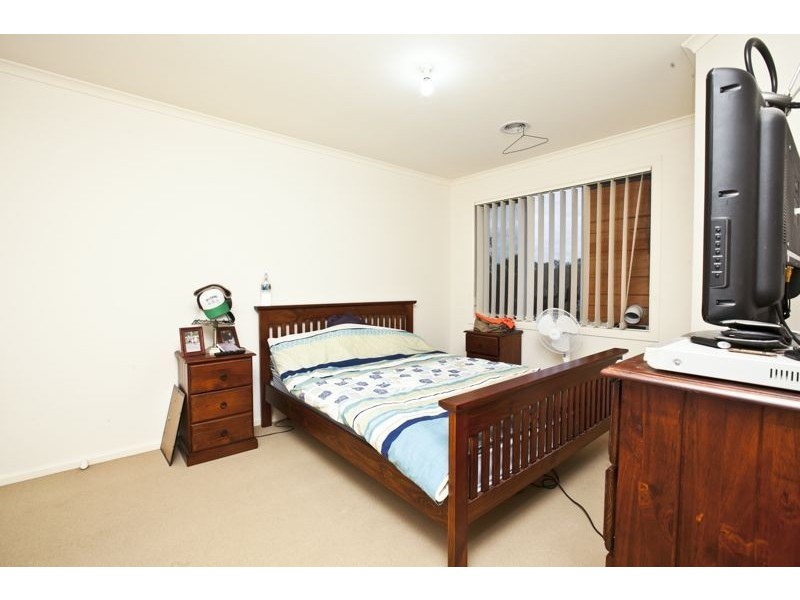 4 Elgin Mews, Cranbourne VIC 3977