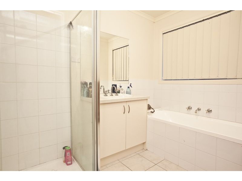 4 Elgin Mews, Cranbourne VIC 3977