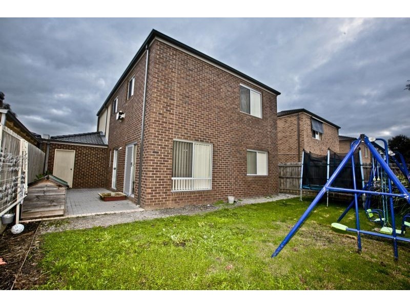 4 Elgin Mews, Cranbourne VIC 3977