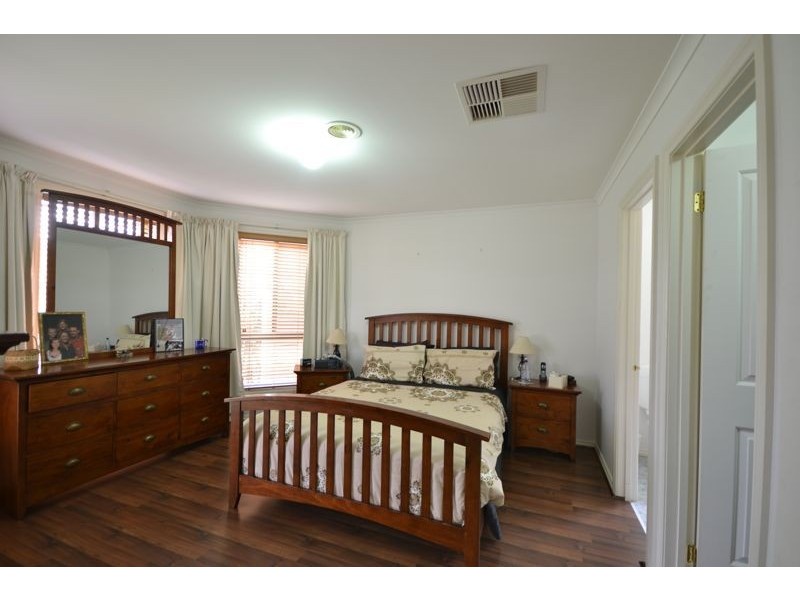 46 Cato Parkway, Lynbrook VIC 3975