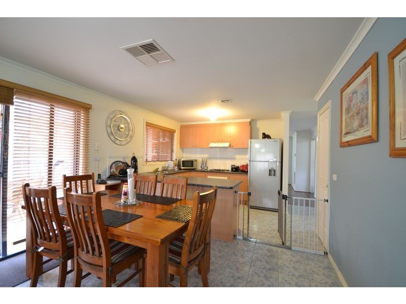 46 Cato Parkway, Lynbrook VIC 3975