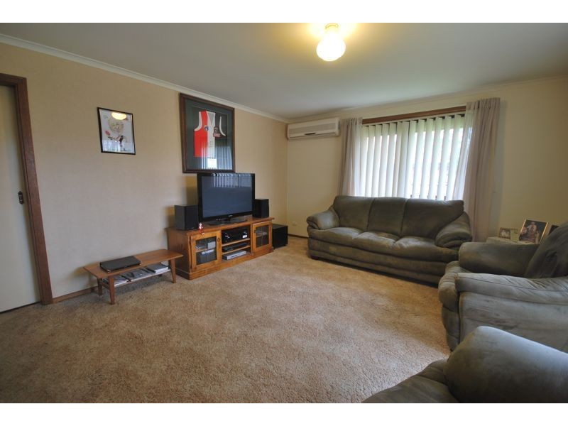 2/41 Lyall Street, Cranbourne VIC 3977