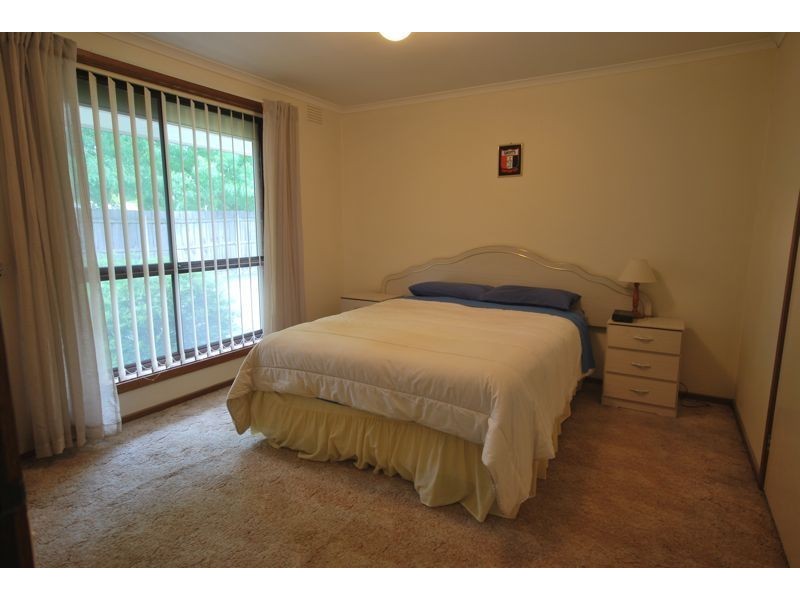 2/41 Lyall Street, Cranbourne VIC 3977