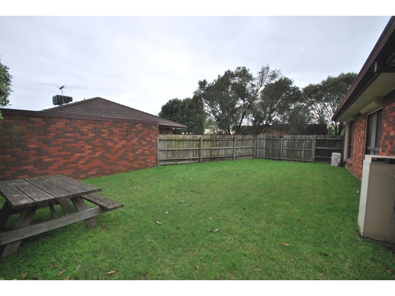 2/41 Lyall Street, Cranbourne VIC 3977