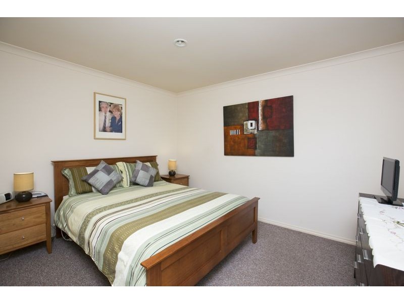 4/133 Bemersyde Drive, Berwick VIC 3806