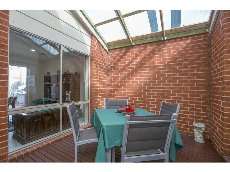 4/133 Bemersyde Drive, Berwick VIC 3806