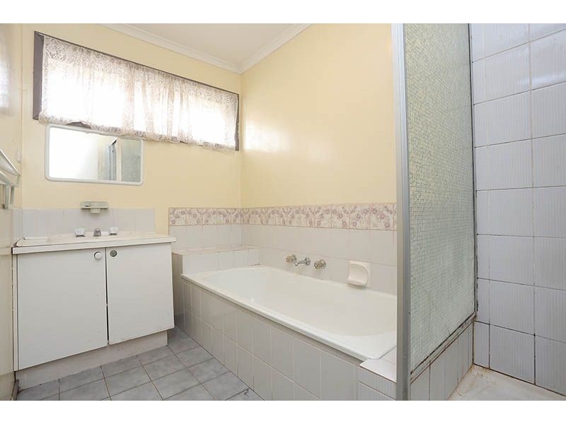 30 Amber Crescent, Narre Warren VIC 3805