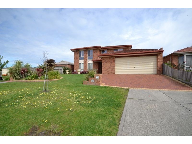 16 Wildwood Court, Cranbourne North VIC 3977