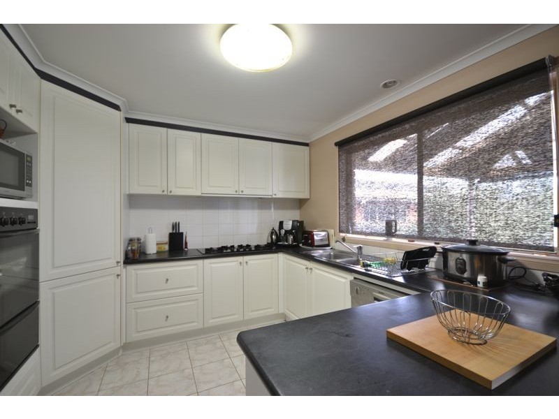 16 Wildwood Court, Cranbourne North VIC 3977