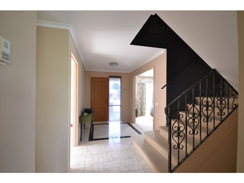 16 Wildwood Court, Cranbourne North VIC 3977