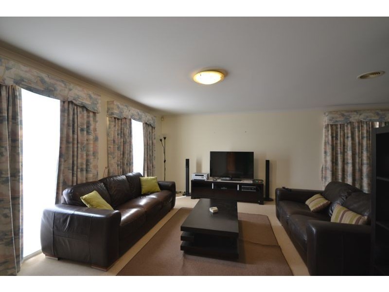 16 Wildwood Court, Cranbourne North VIC 3977