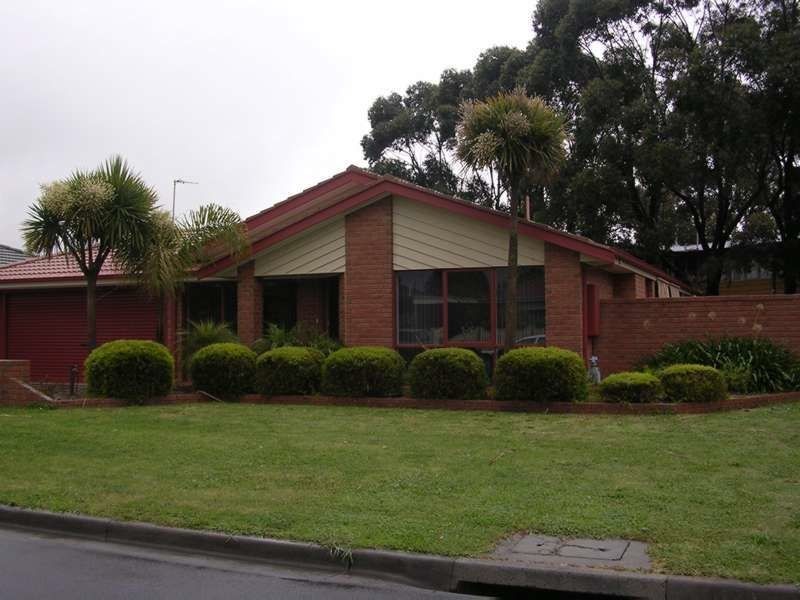 66 Toirram Crescent, Cranbourne North VIC 3977