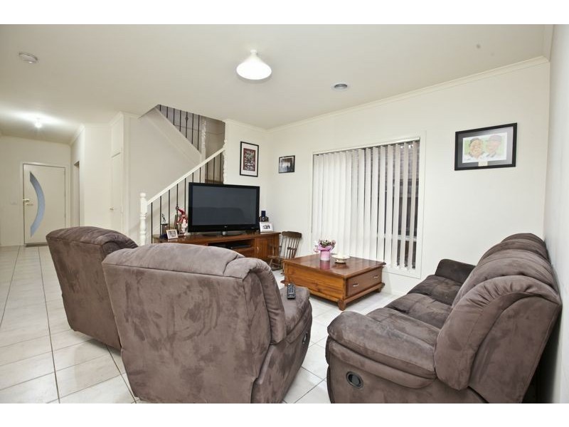 4 Elgin Mews, Cranbourne VIC 3977