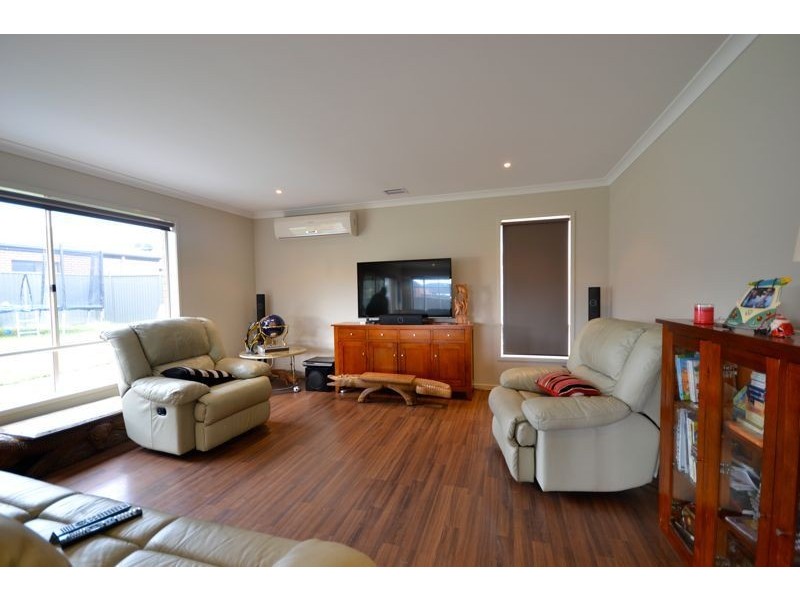 22 Everly Circuit, Pakenham VIC 3810