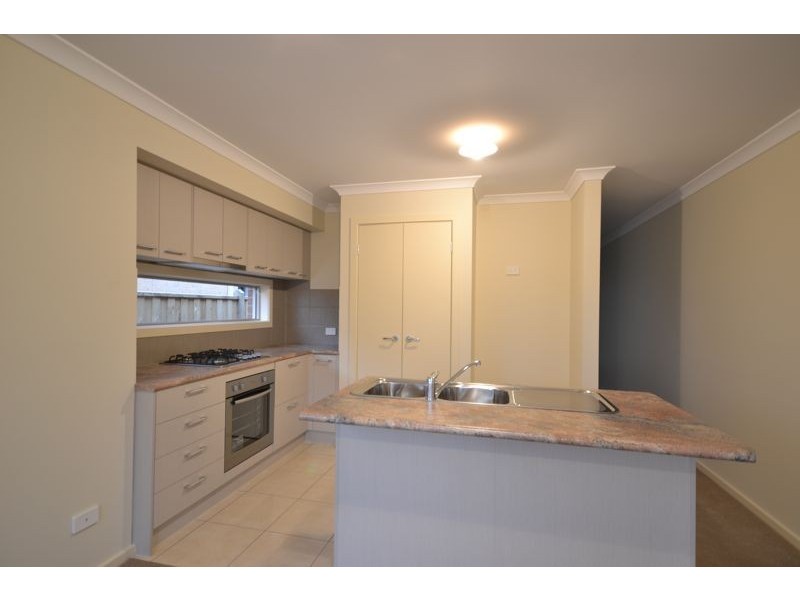 20 Cemetine Terrace, Cranbourne VIC 3977