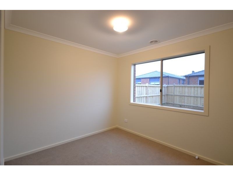 20 Cemetine Terrace, Cranbourne VIC 3977