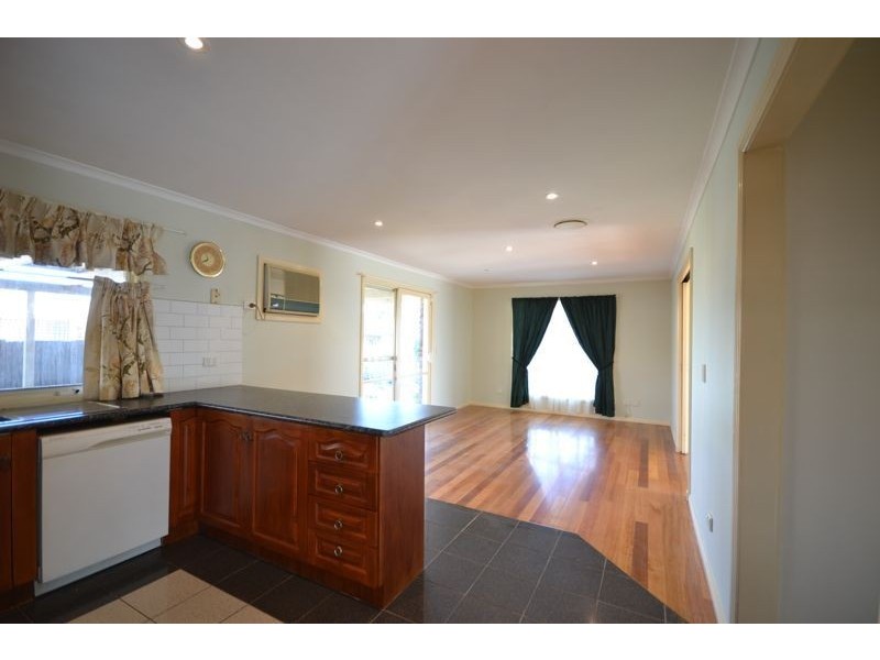 6 Lobelia Court, Cranbourne North VIC 3977