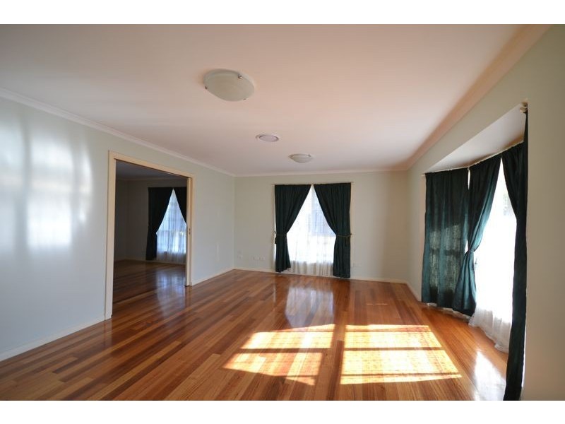 6 Lobelia Court, Cranbourne North VIC 3977