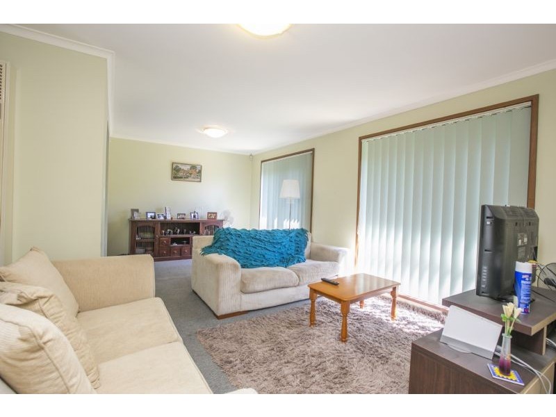 2/11 Tucker Street, Cranbourne VIC 3977