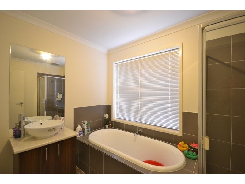 5 Tilden Rise, Cranbourne North VIC 3977