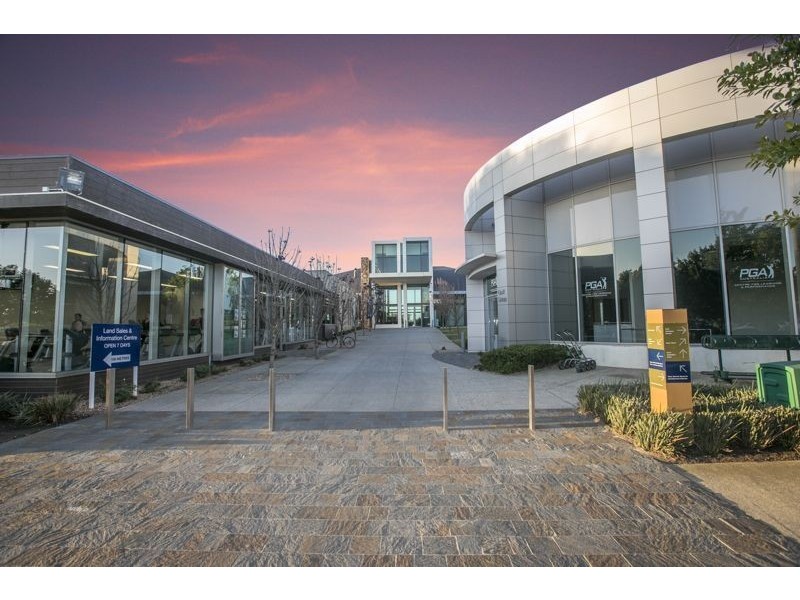 4 Crampton Close, Sandhurst VIC 3977