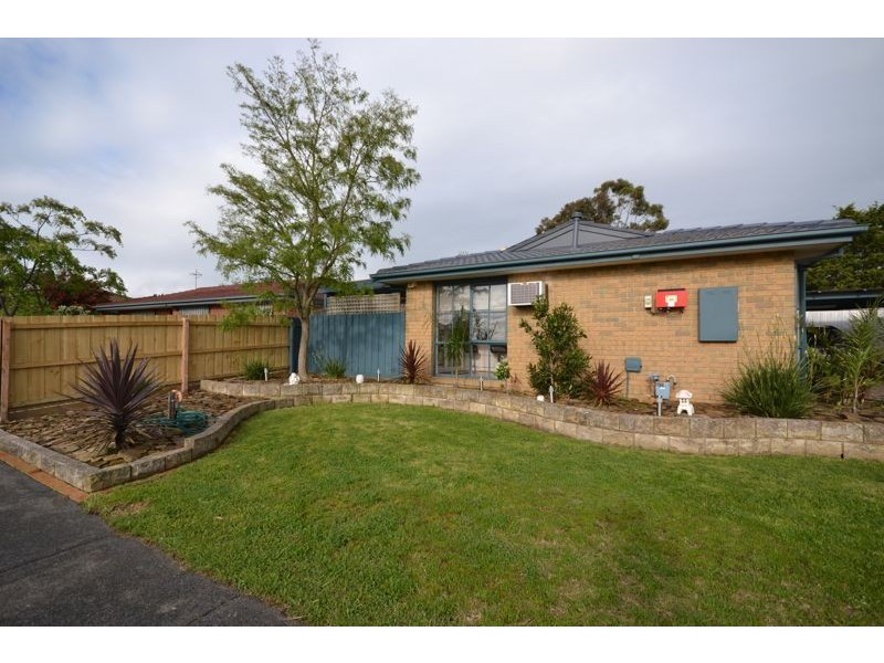 15 Rachel Drive, Cranbourne North VIC 3977