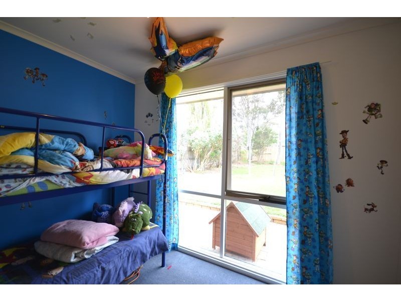 15 Rachel Drive, Cranbourne North VIC 3977