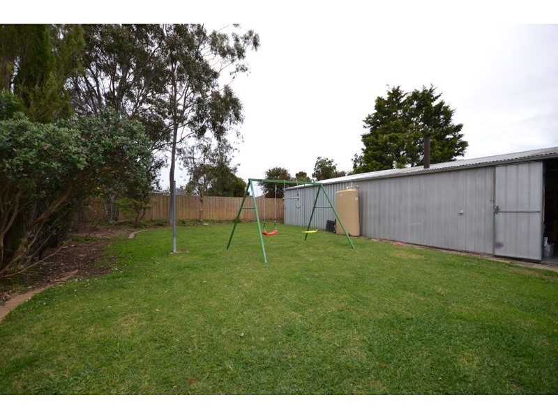 15 Rachel Drive, Cranbourne North VIC 3977