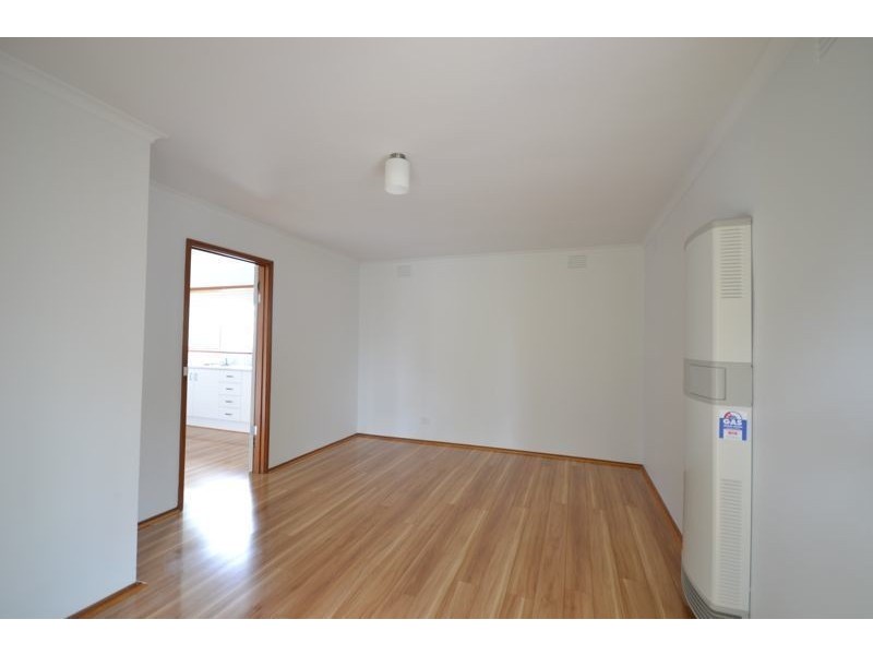 1/128 Camms Road, Cranbourne VIC 3977