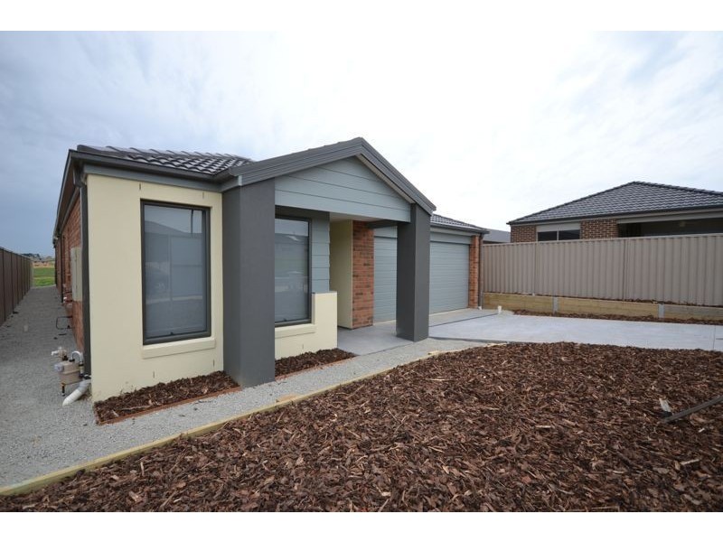 63 Villella Drive, Pakenham VIC 3810