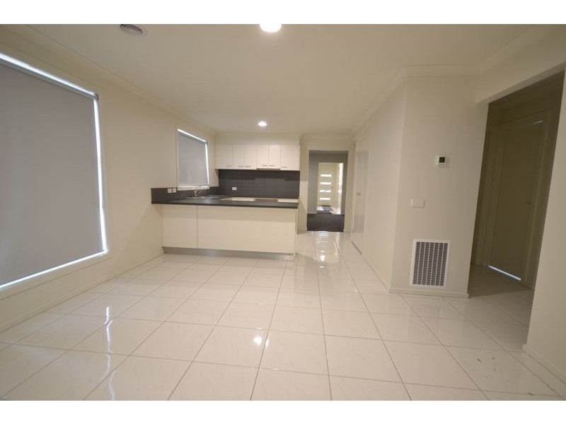 63 Villella Drive, Pakenham VIC 3810