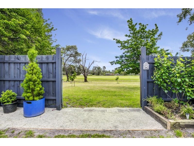 21 Craig Road, Junction Village VIC 3977