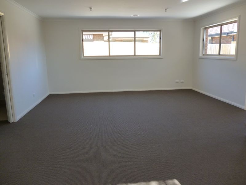 2/5 Thanos Court, Hampton Park VIC 3976