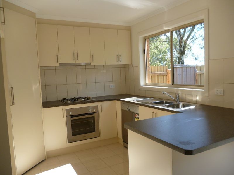 2/5 Thanos Court, Hampton Park VIC 3976