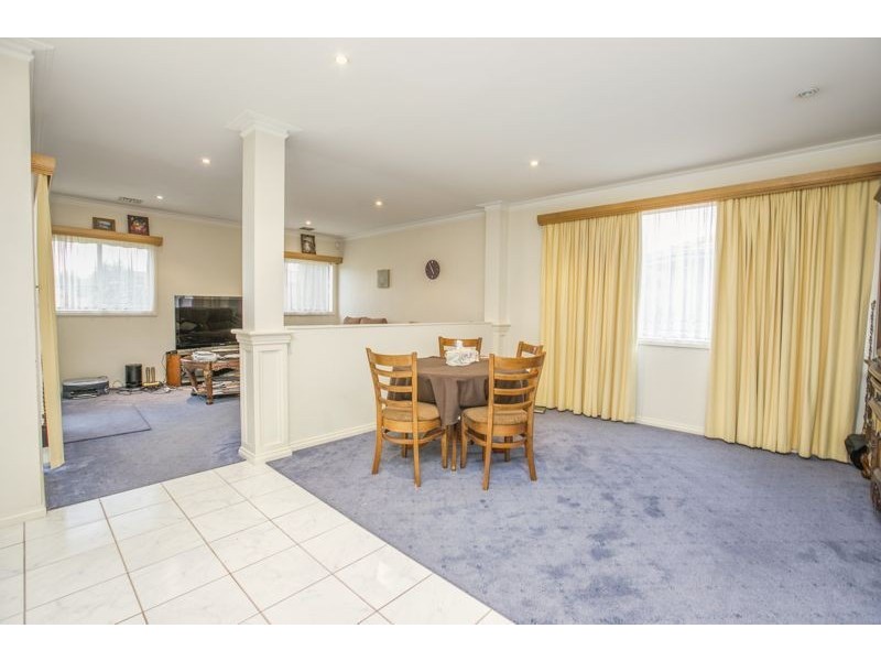 52 The Promenade, Narre Warren South VIC 3805