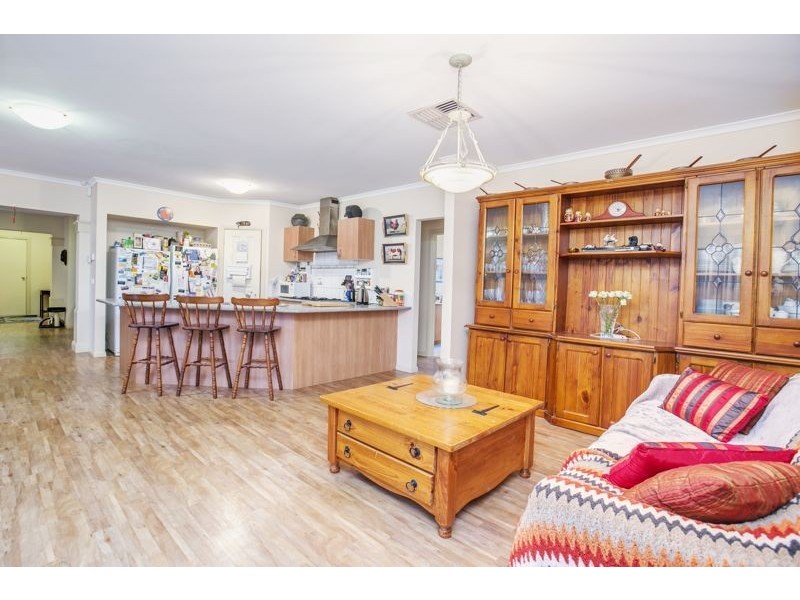 35 Middleham Close, Cranbourne West VIC 3977