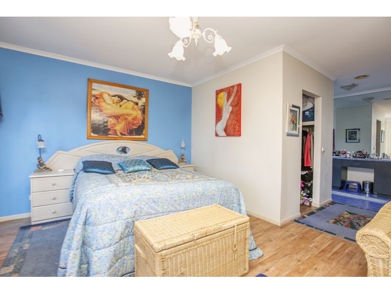 35 Middleham Close, Cranbourne West VIC 3977