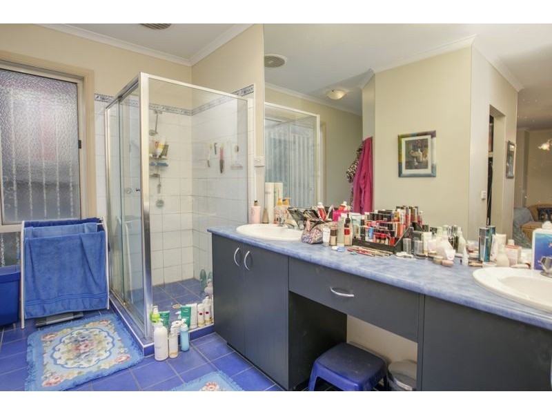 35 Middleham Close, Cranbourne West VIC 3977